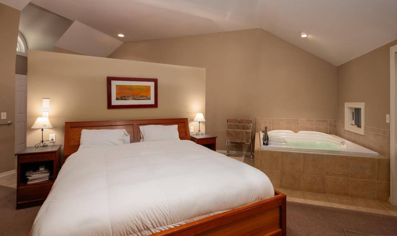 هولاند Pigeon Creek Inn - Adults Only المظهر الخارجي الصورة