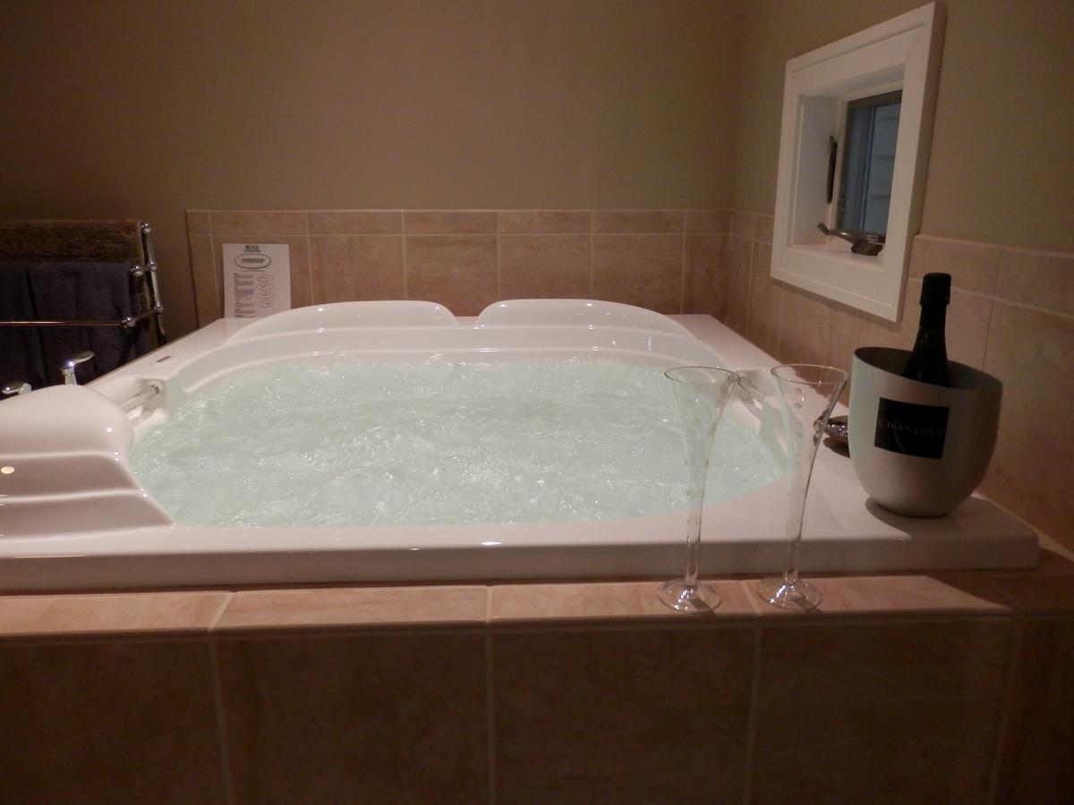 هولاند Pigeon Creek Inn - Adults Only المظهر الخارجي الصورة