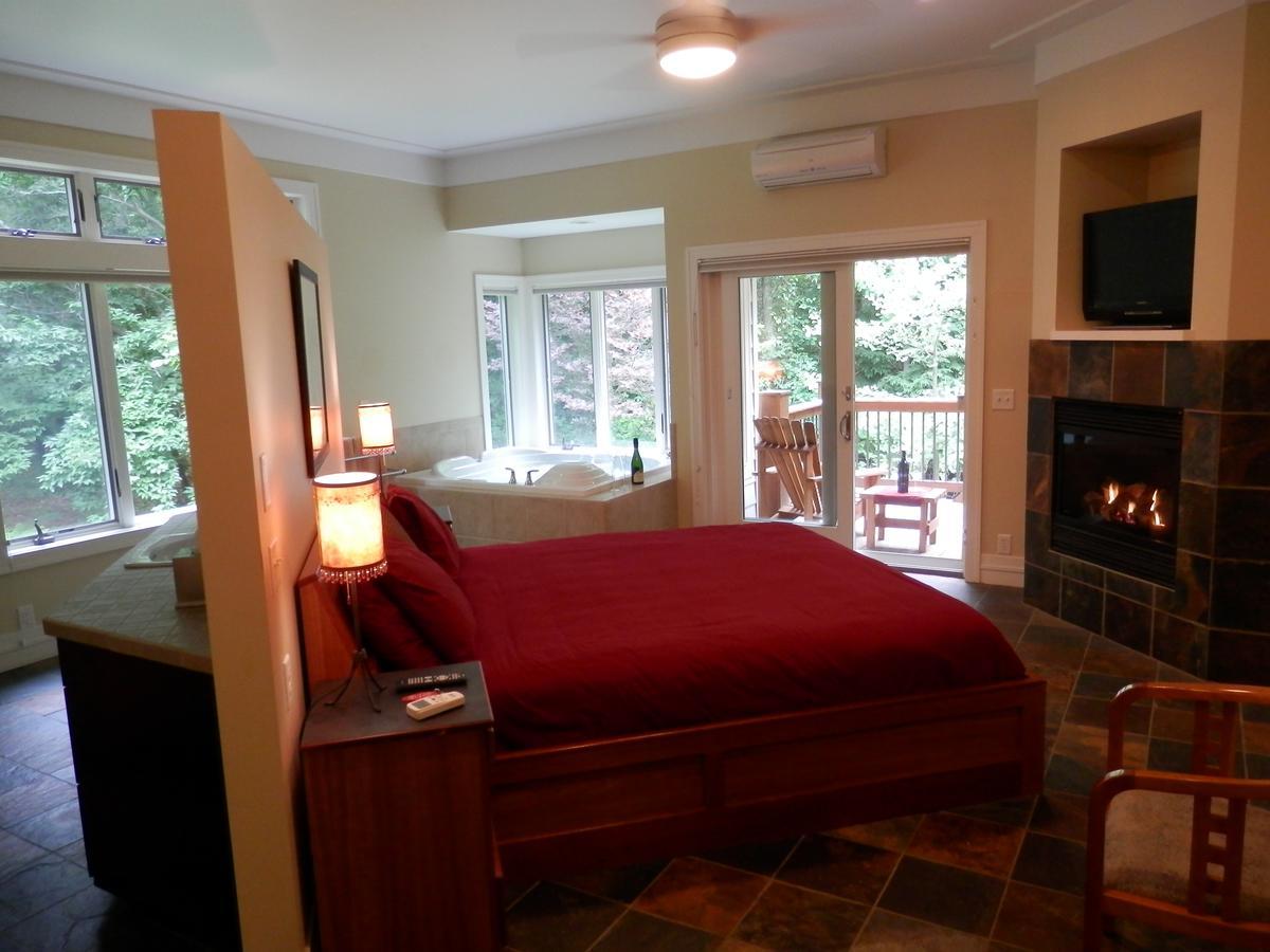 هولاند Pigeon Creek Inn - Adults Only المظهر الخارجي الصورة